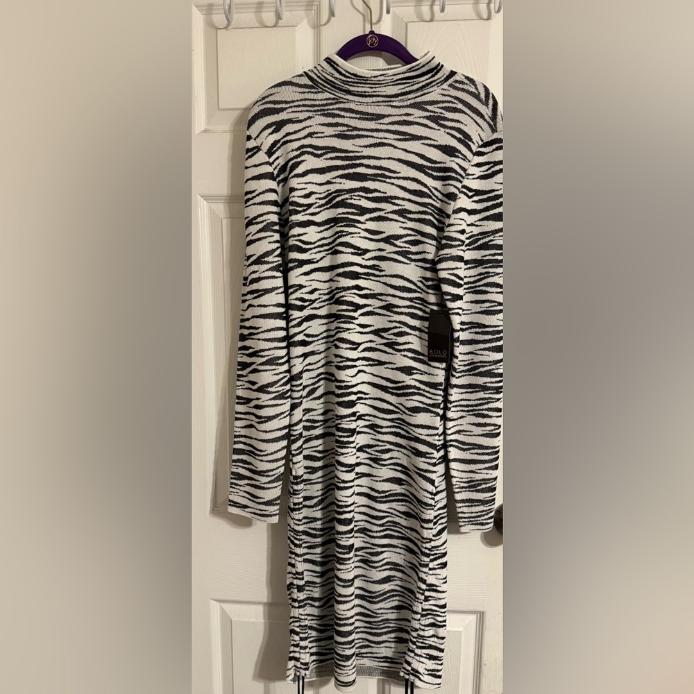 BOLD elements Monochrome Knit Top